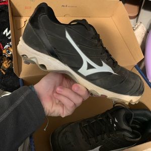 mizuno softball cleats
